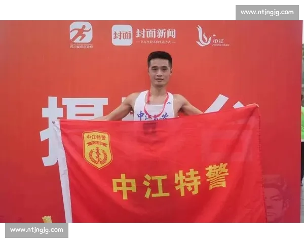 警徽映赛道！中江民警朱家灵 “临战状态” 摘半马亚军